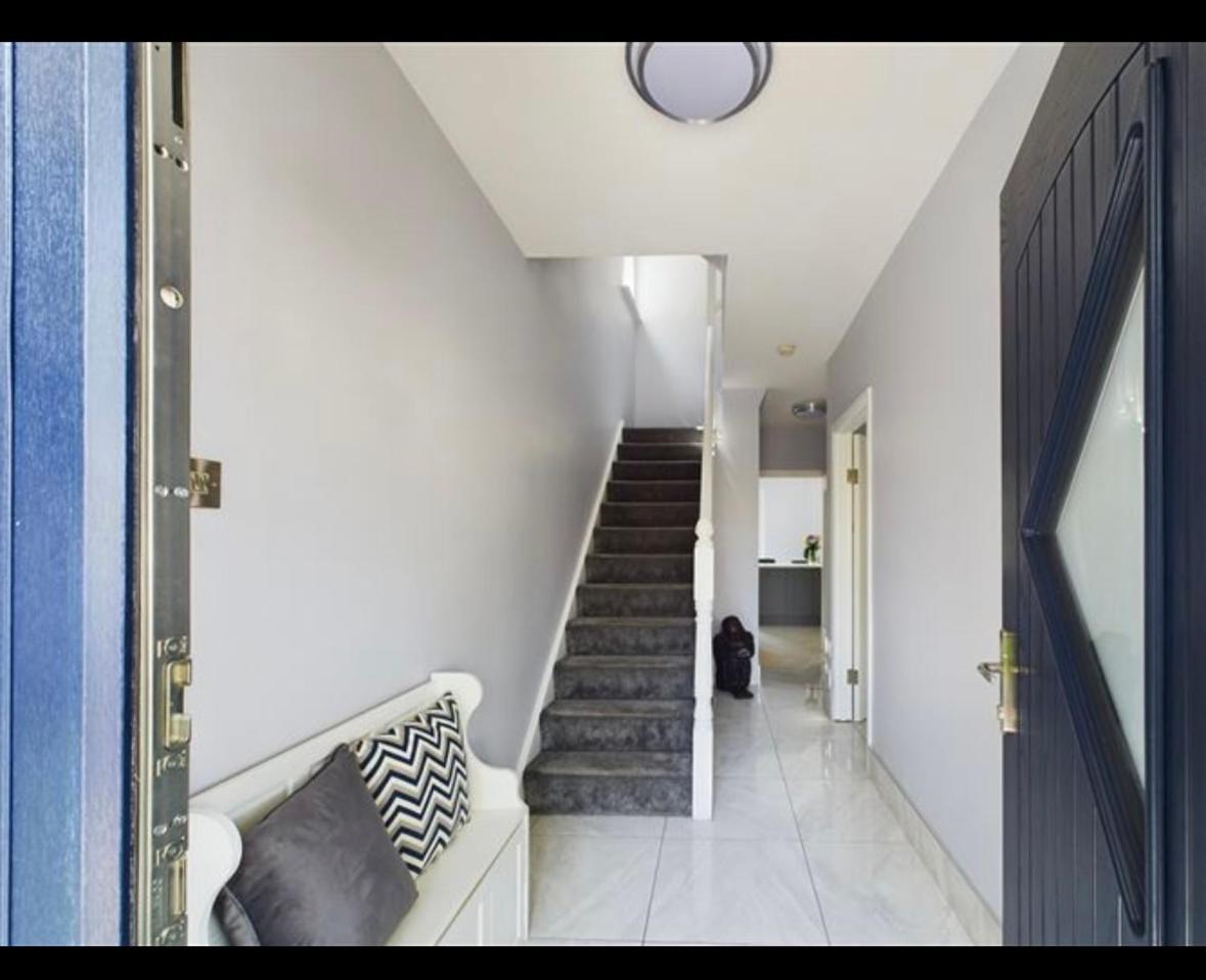 Deluxe Dwelling - 15 Mins From Cork City/Airport Apartment Exterior photo